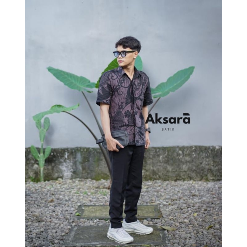 Batik Pria Premium Lengan Pendek Full Furing Aksara Batik