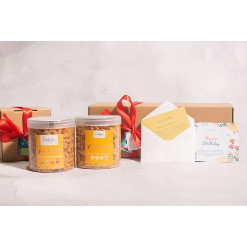 

Birthday Gift Hampers snack Makaroni