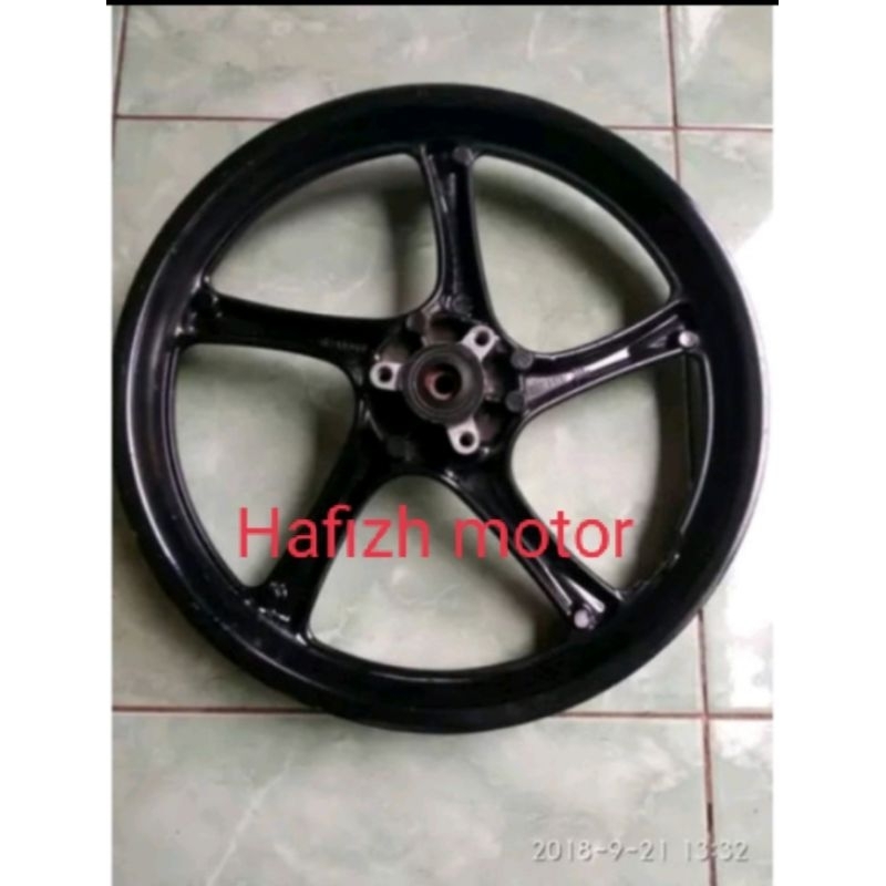 Velg depan second copotan original Yamaha Fino karbu
