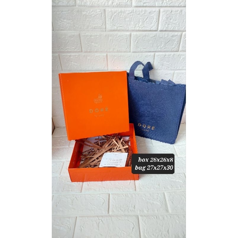 

Dore Gift Box dan Tas spunbond. box kue box cake