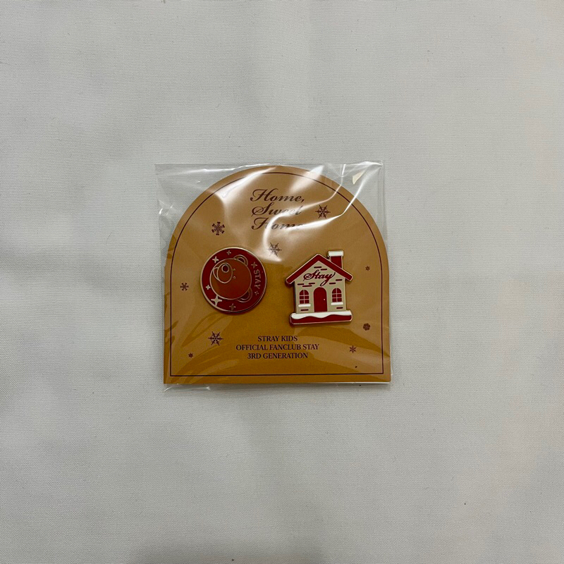 pin bagde stray kids official 3rd gen stay