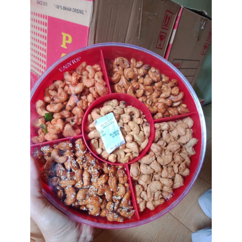 

kacang Mede tray 5 rasa