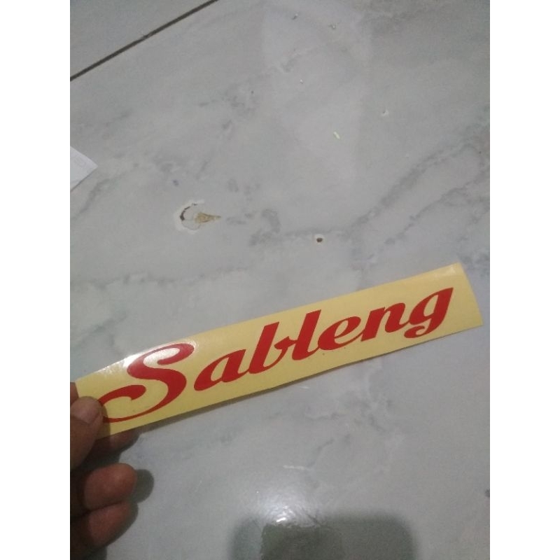 

Stiker cuting menyala custom nama sendiri bisa menyala kena pantilan cahaya real produk