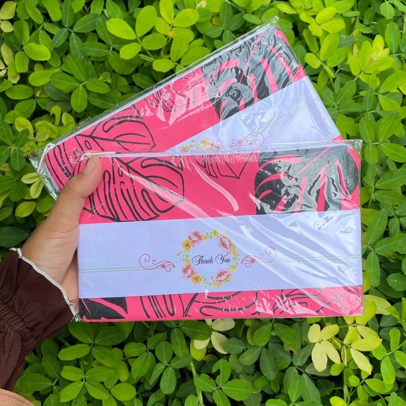 SOUVENIR  PERNIKAHAN ULTAH KHITAN TASYAKURAN POUCH SEMI KANVAS MOTIF MONSTERA PINK FREE PACK PLASTIK THANK CARD THANK YOU  20X12  READY SIAP KIRIM