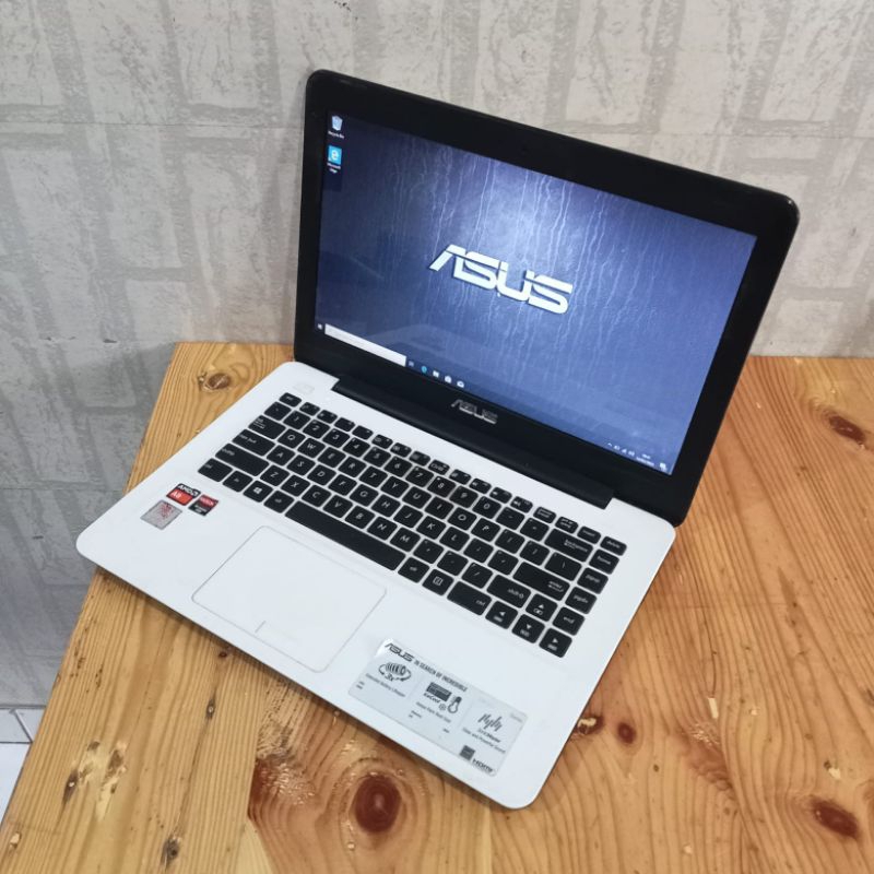 Laptop Asus X454Y Quadcore Amd A8-7410 Vga Amd radeon R5 graphic Ram 8Gb/4Gb HDD 500GB Windows 10 Gaming