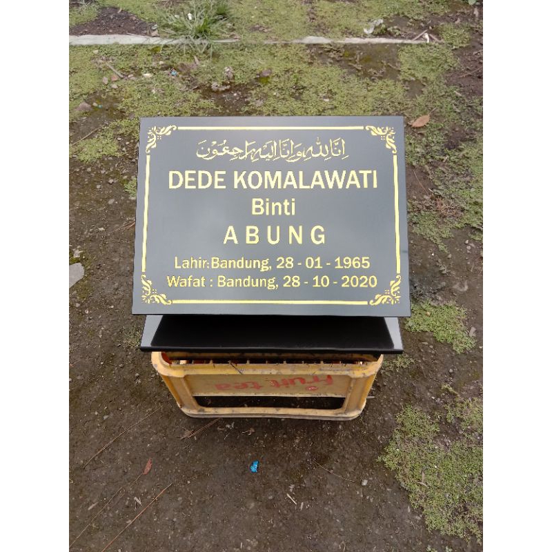 BATU NISAN DUDUKAN GRANIT 30x40