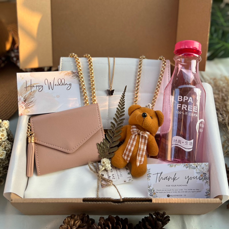 

4.4 | Hampers Gift Marina Pink White | Big Ramdahan Sale | Hampers Custom | Hampers Birthday | Valentine | Graduation | Wedding | Idul Fitri | Hampers Lebaran | Hampers Natal | Anniversari