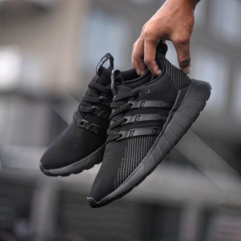 Adidas Questar Flow &quot;All Black&quot; BNIB