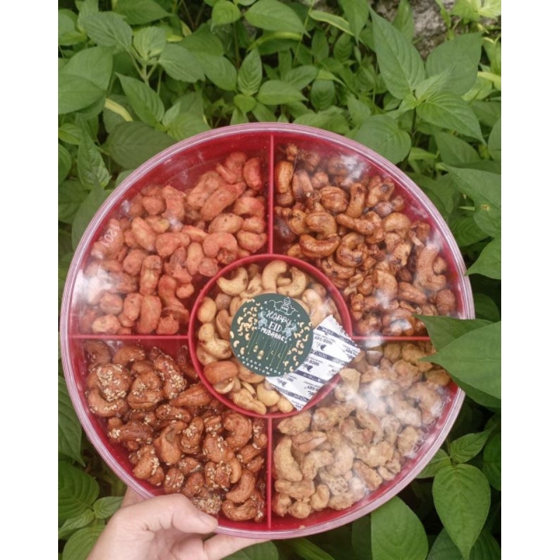 

Kacang Mete Tray 5 Sekat 900 Gram