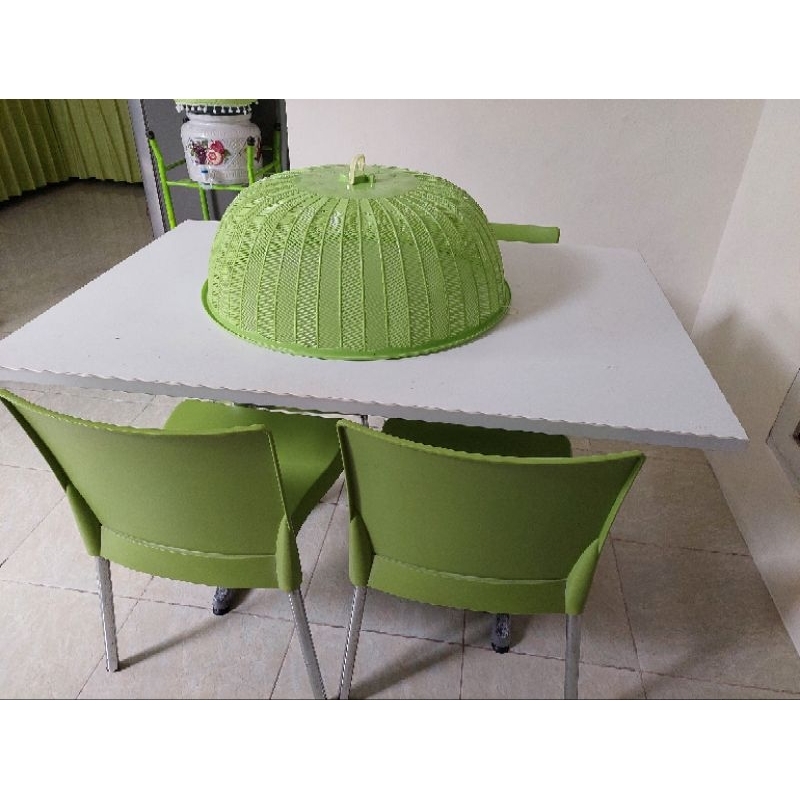 Preloved meja makan informa 4 kursi