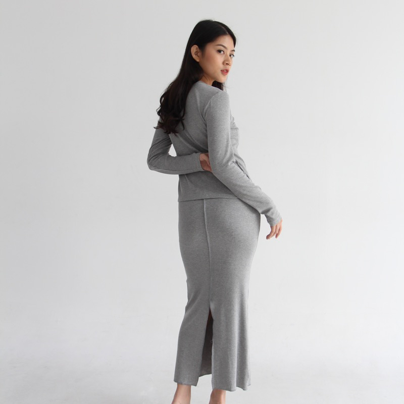 IVY SET - Setelan Skirt Wanita Longsleeves Knit Set Top OneSet Rok Wanita Ribbed Knit Atasan Tangan Panjang Wanita / SOMA