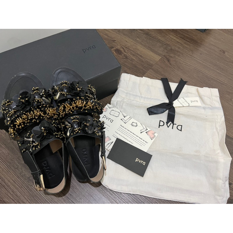 TRIVVA PVRA heels BLACK signature