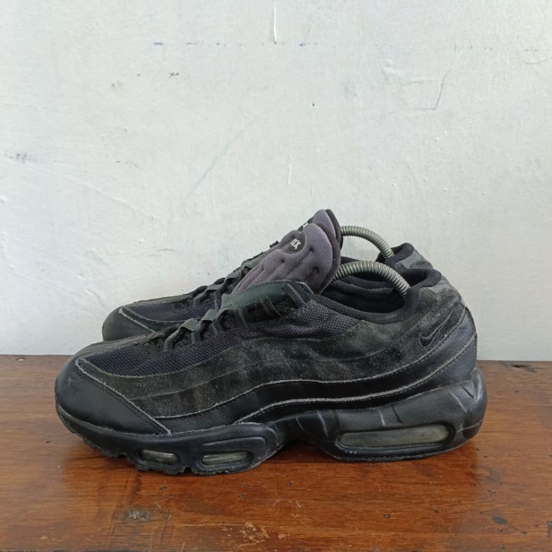 Sepatu second original nike airmax 95 full black size 44,5