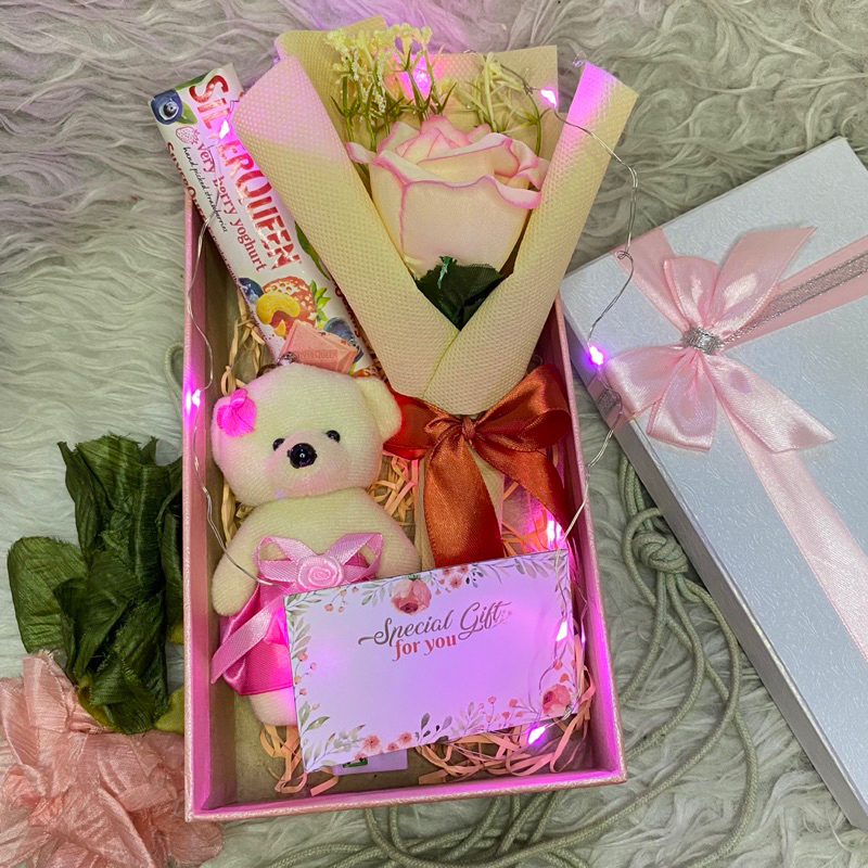 Hampers Kado Cewek Hadiah Anniversary