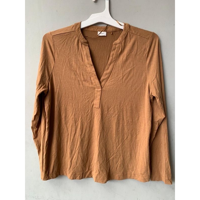 S Oliver v neck blouse (White Brown)