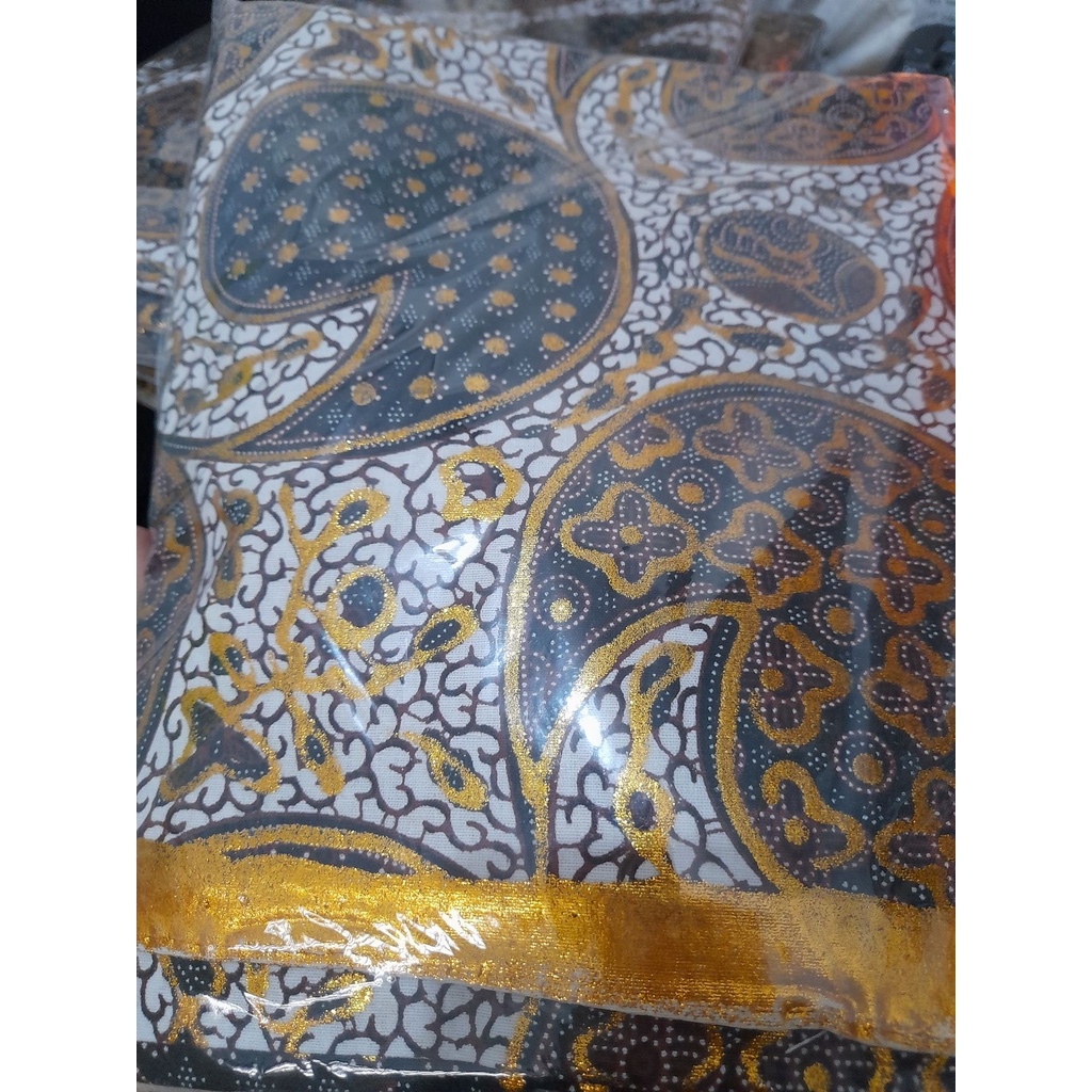 Jarik Batik Motif Keong Prodo Emas