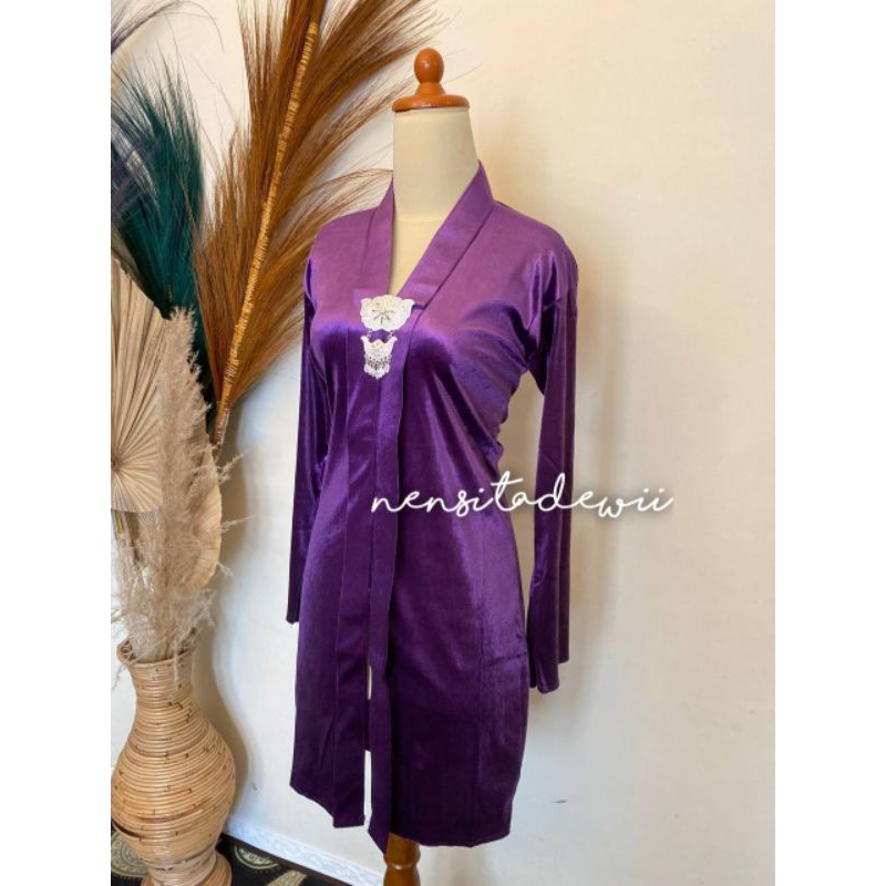 Kebaya Kartini (Leher V), Body Panjang - Warna Ungu Lavender