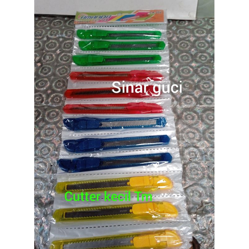 

Cutter Kecil TM Perlusin 12 pcs