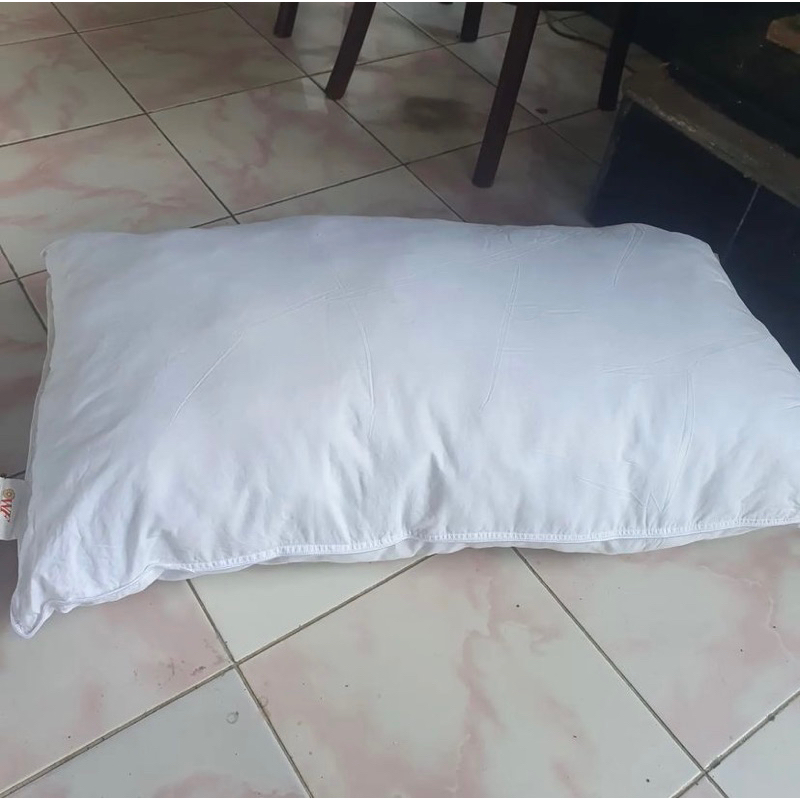 Bantal ex hotel / Pillow ex hotel