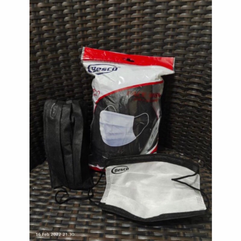 MASKER HITAM 3 PLY DISPOSABLE FACE MASK EARLOOP MASKER TELINGA ISI ± 50 PCS BANJARMASIN KALIMANTAN SELATAN KALSEL | RUMIFY