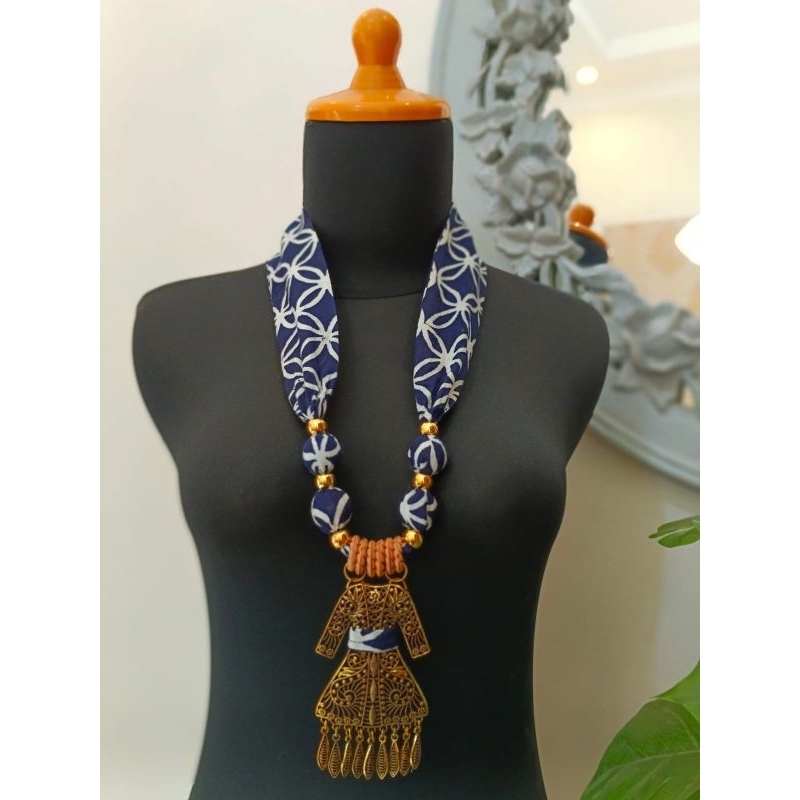 Kalung Etnik Batik Bross Kebaya - Aksesoris Unik untuk Tampilan Lebih Elegan
