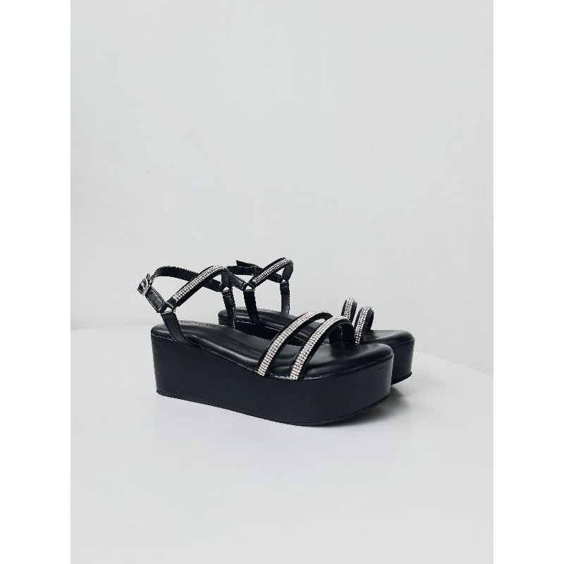 Shoeponic - Women Trend 2023 Sandal Tali Wedges Wanita - Olivia