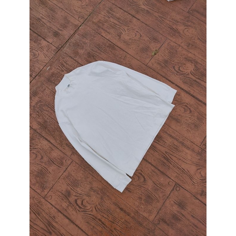 uniqlo U longsleeve