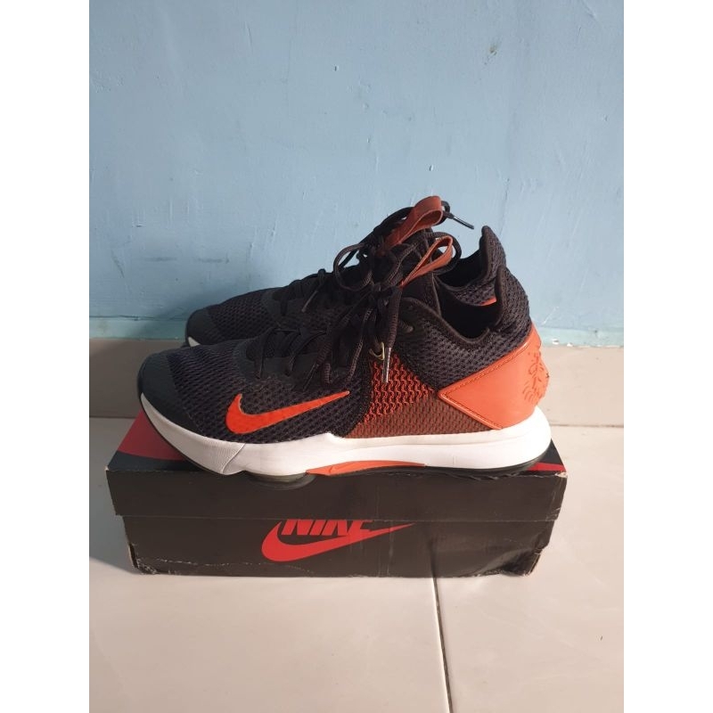 LEBRON WITNESS 4 BRED