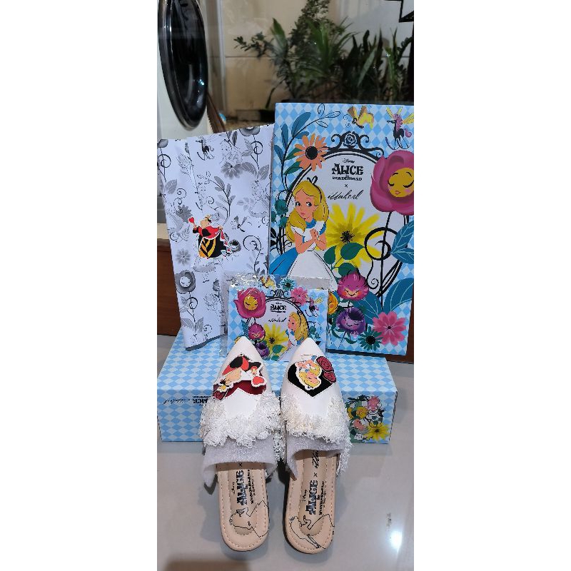 Ittaherl Alice Queen of Heart Mules Cloud