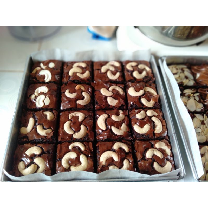 

Fudgy brownies size 20x20cm