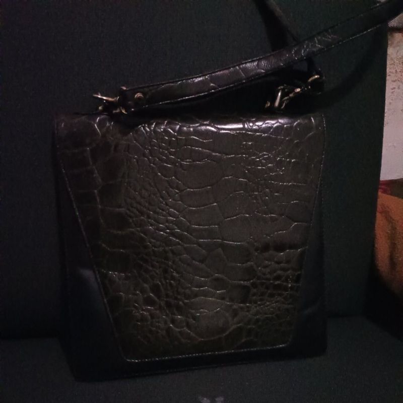 tas sling kulit croco kw preloved