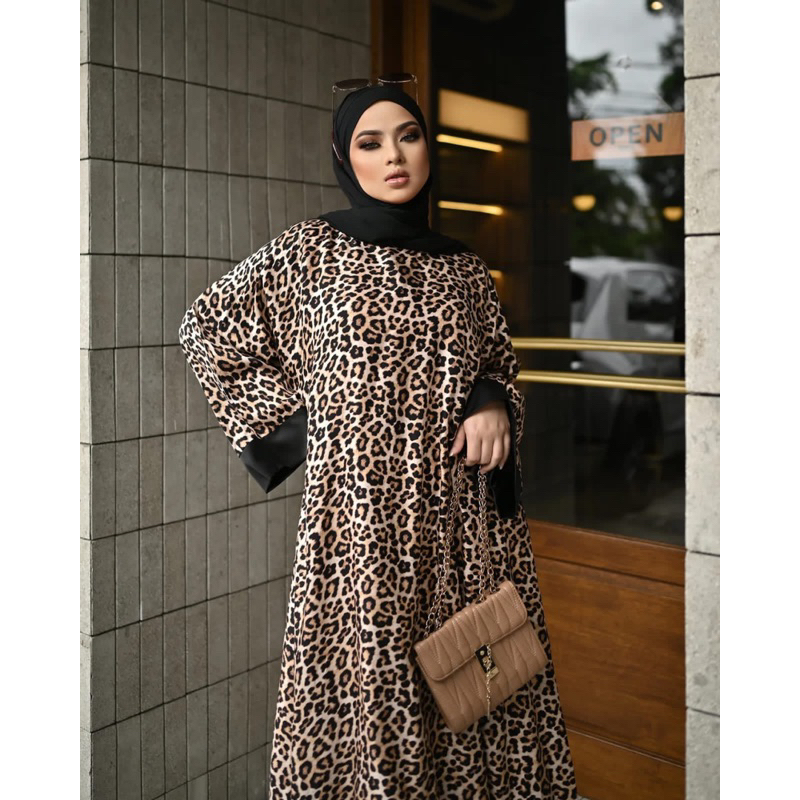 jazila Abaya silk lembut unik motif animal print