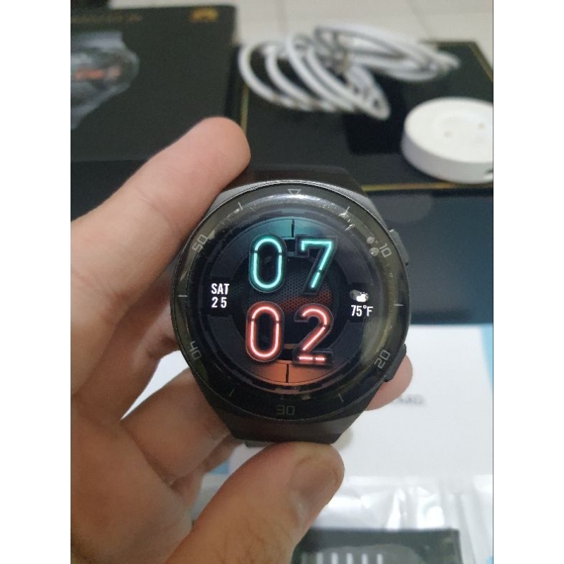 Smartwatch Pria Huawei GT2e