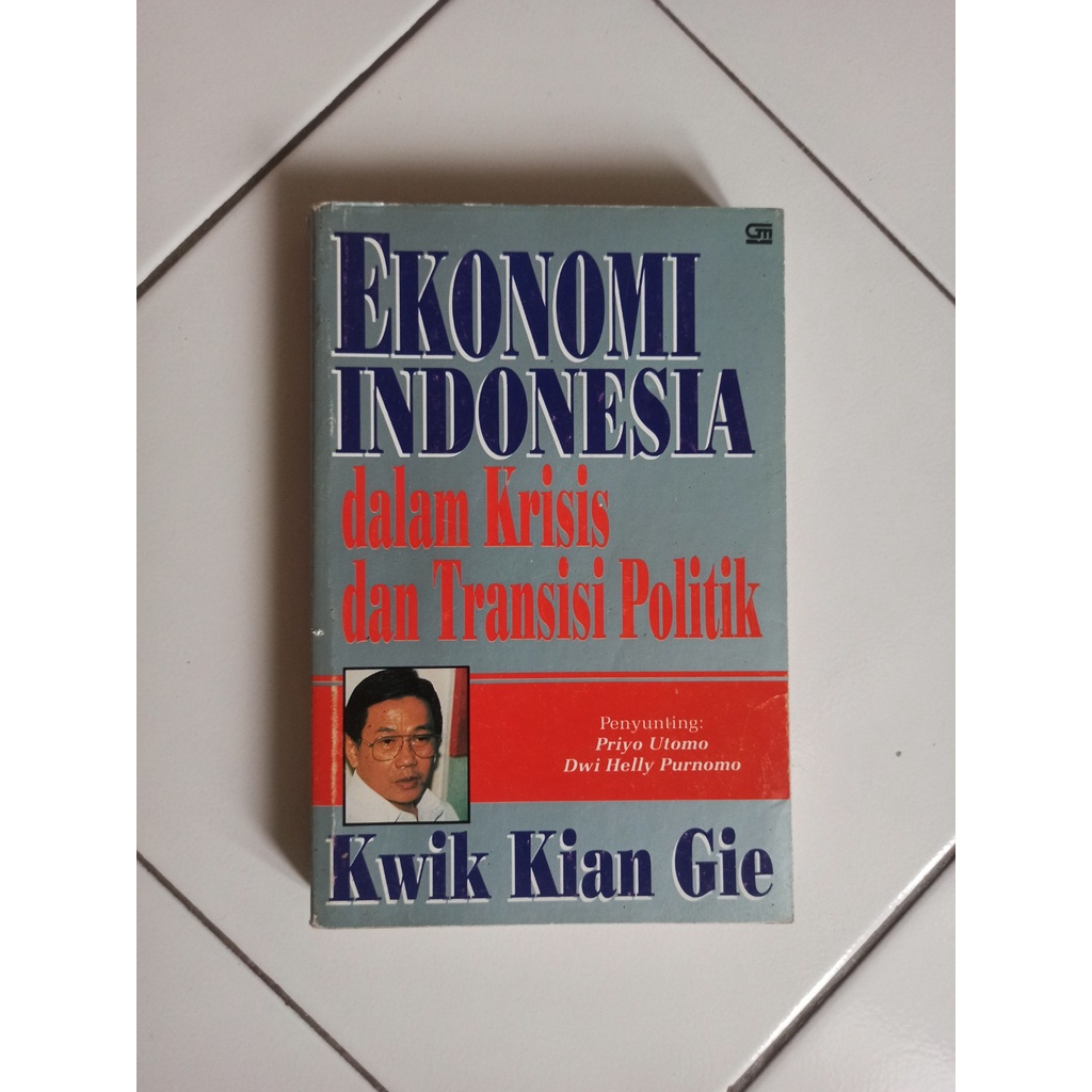 Buku Ekonomi Indonesia Dalam Krisis dan Transisi Politik