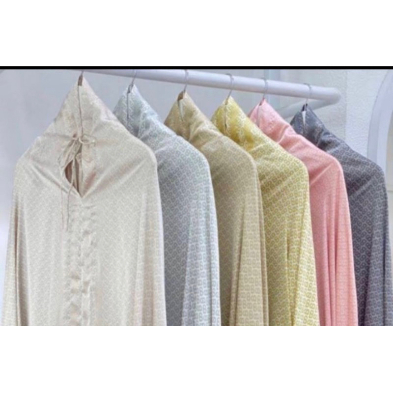 Tapis Prayer Robe Buttonscarves