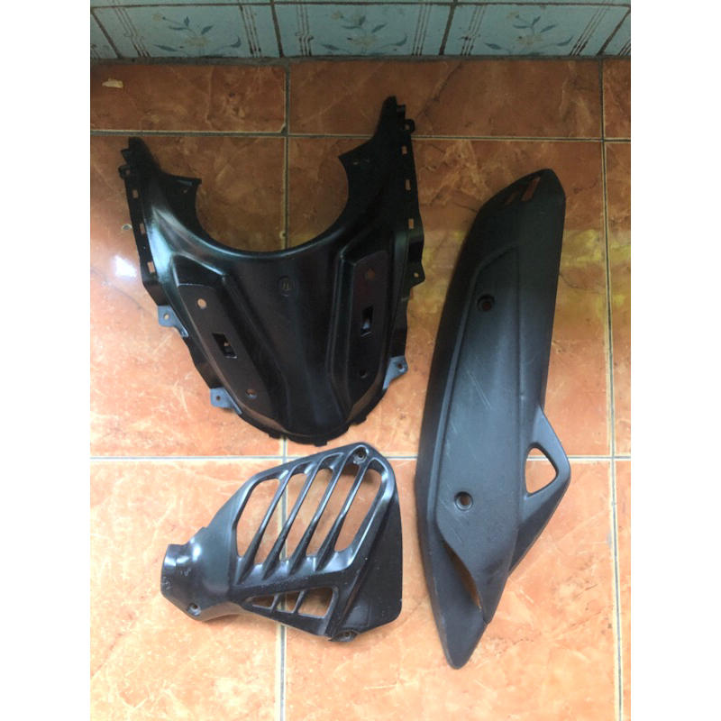 tameng knalpot nmax old,cover radiator nmax old,cover dek whinshield