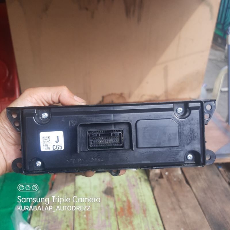 PANEL CONTROL AC TOYOTA AVANZA VELOZ 2019 ORIGINAL
