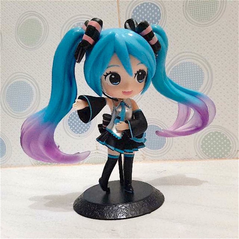 Figure Anime Jepang Hatsune Miku topper kue