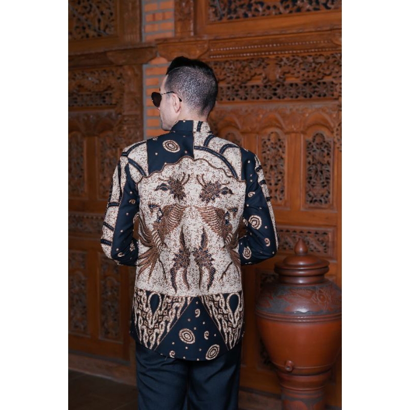 BRAMANTYA AJI Kemeja batik pria Slimfit modern lengan panjang full furing