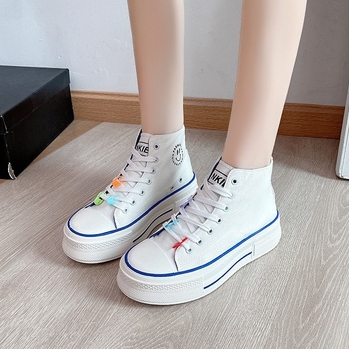 Sepatu Putih Perempuan Unik Terbaru Sneakers Cewek Kasual Sepatu Wanita Korean Style SP-247