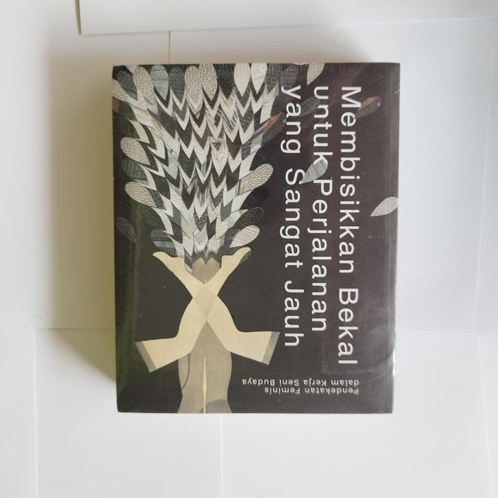 MEMBISIKKAN BEKAL UNTUK PERJALANAN YANG SANGAT JAUH: PENDEKATAN FEMINIS DALAM KERJA SENI BUDAYA #Bar