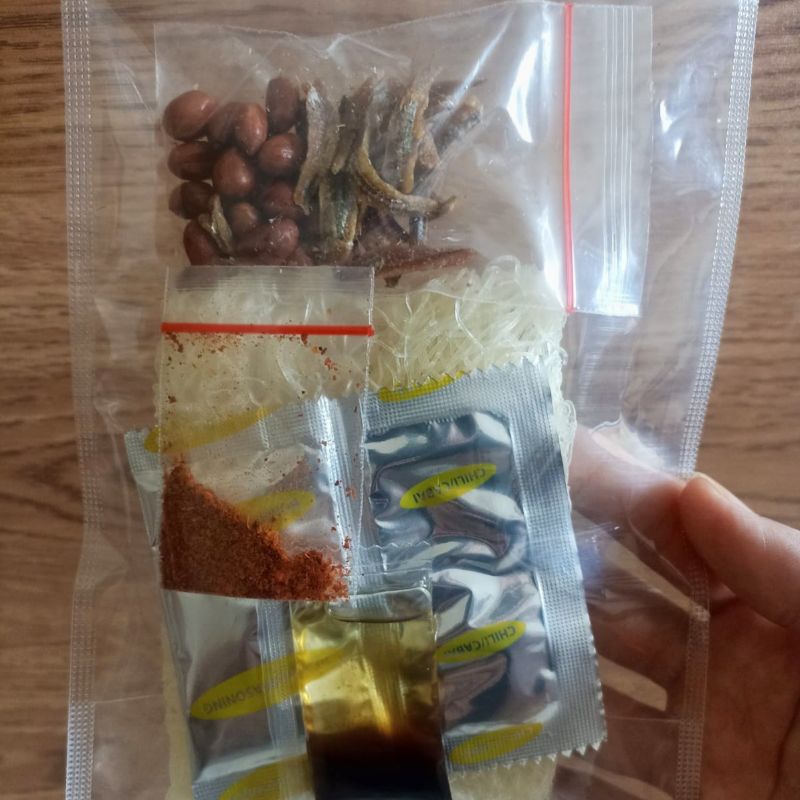 

BIHUN KACANG TERI KALIMANTAN KHAS SINGKAWANG RASA AYAM BAWANG