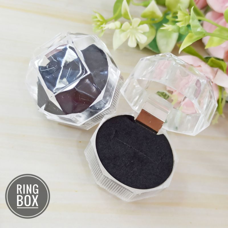 Kotak Cincin acrylic