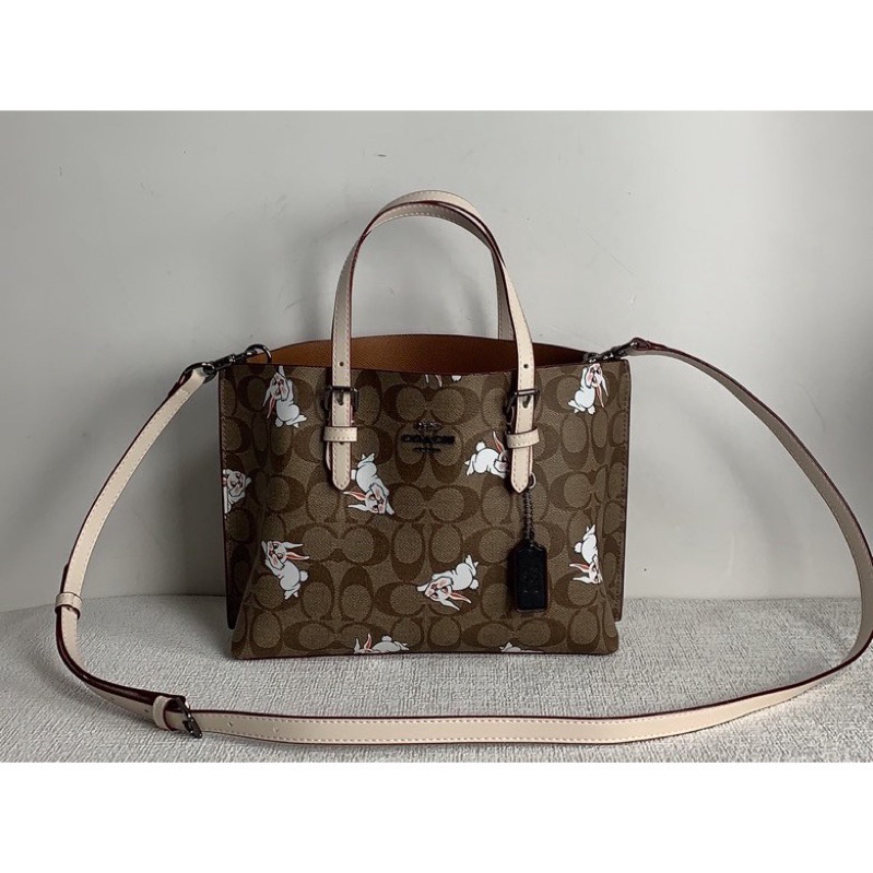 Coach Tote in Signature Canvas Mollie With Patch (CG302)