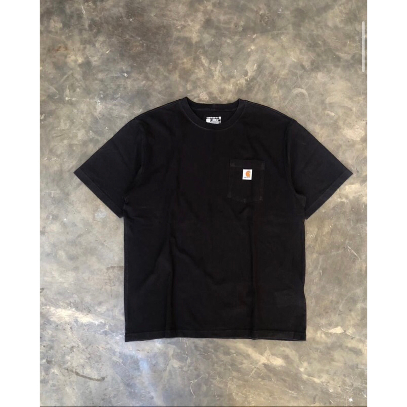 CARHARTT POCKET BLACK TEE.