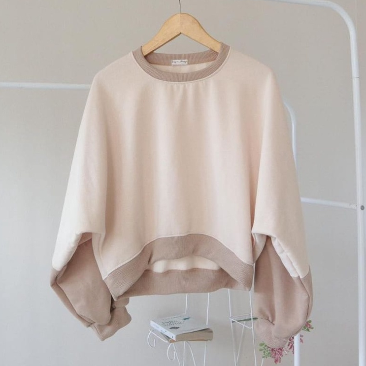 ZOEY CROOPE SWEATER OVERSIZE - SWEATER CROOPE WANITA