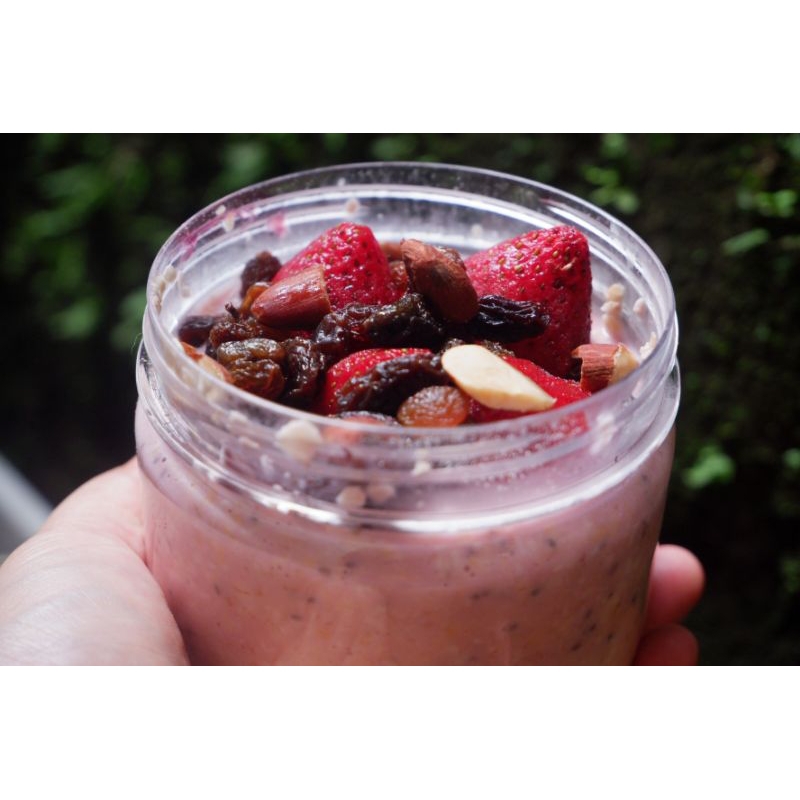 STRAWBERRY OVERNIGHT OAT (400ML) PORSI BESAR PASTI KENYANG