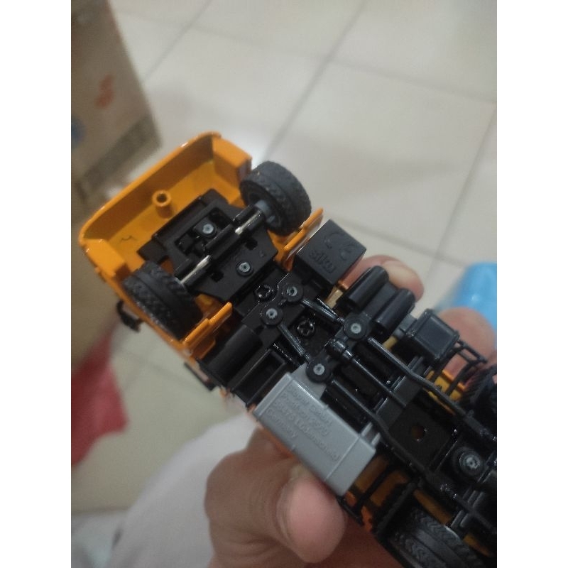 diecast siku carbage truck