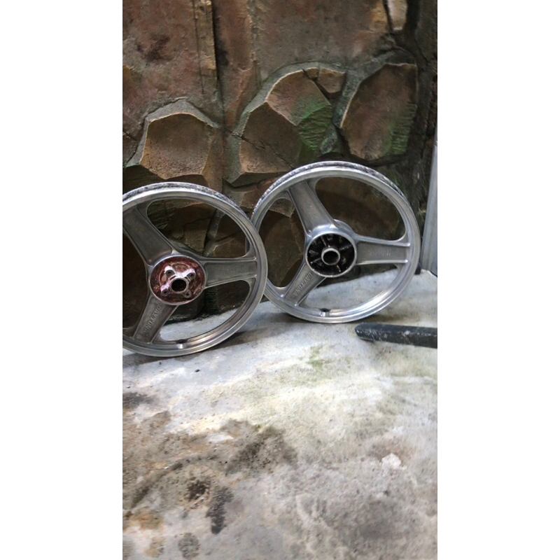 Velg Daytona pnp Yamaha (F1z R , Force , vega , fiz ) Palang 3 Ring 17 x 160 Dpn & Blkng