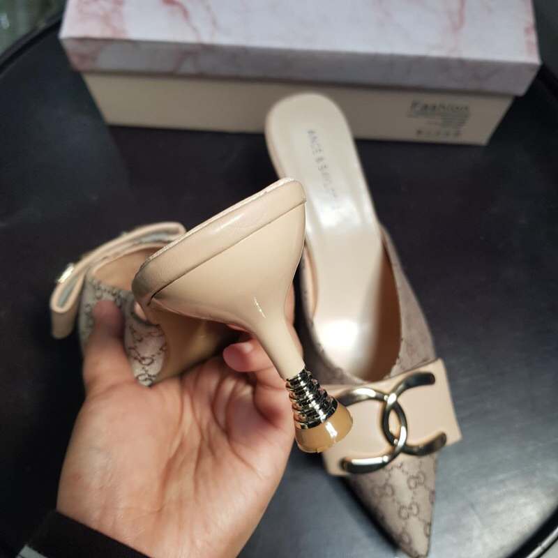 SG0381 syafniegalery CG Monogram Closed Toe Mule